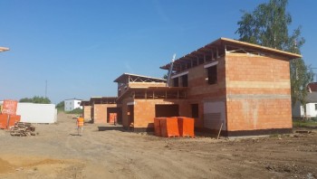Hrubá stavba některých domů je na světě